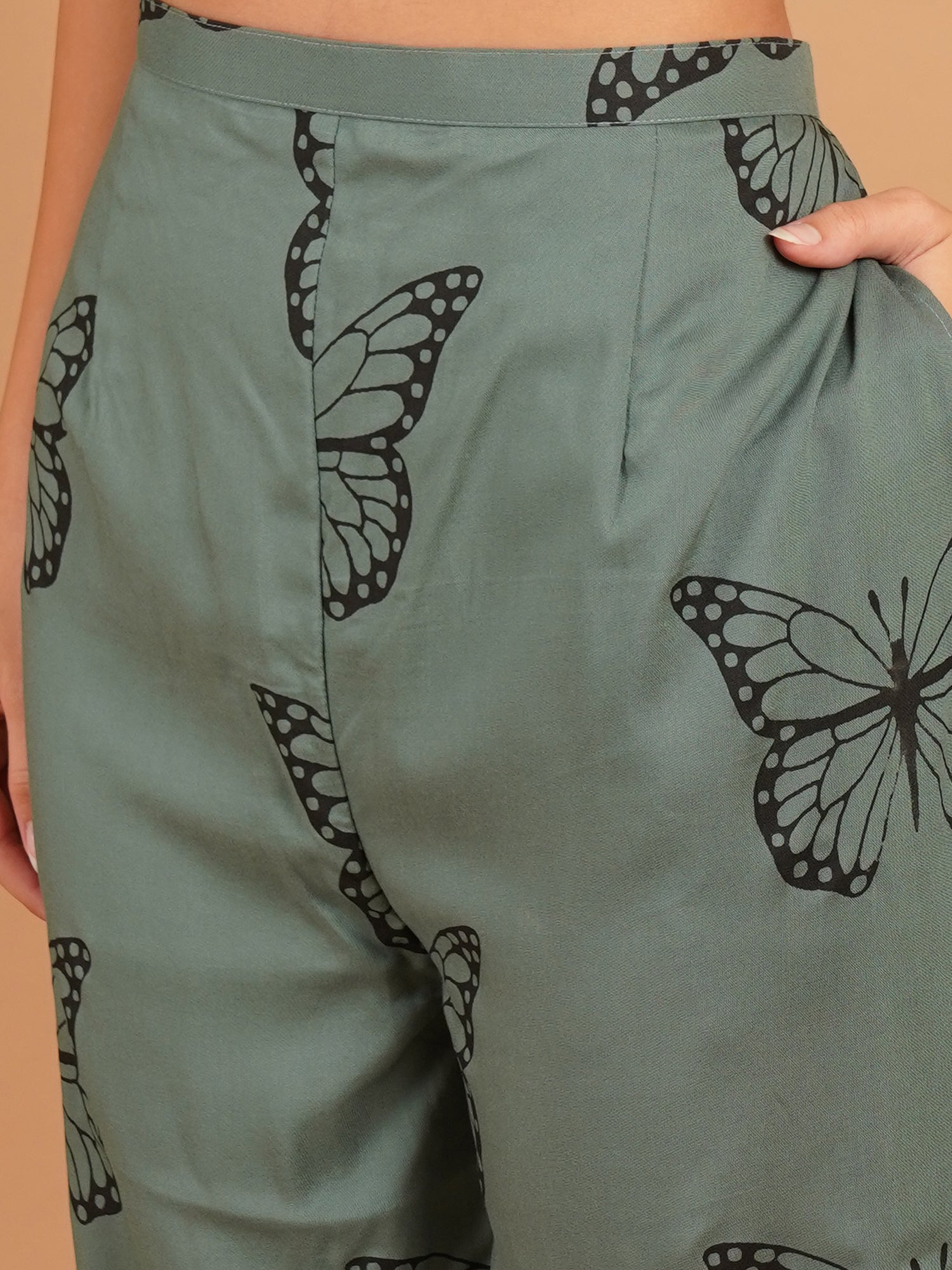 Animal Printed V-Neck Straight Kurta With Trousers