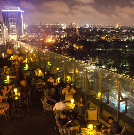 Aura Romantic Bistro