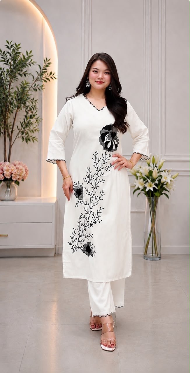 Elegant White Floral Printed Kurta Set