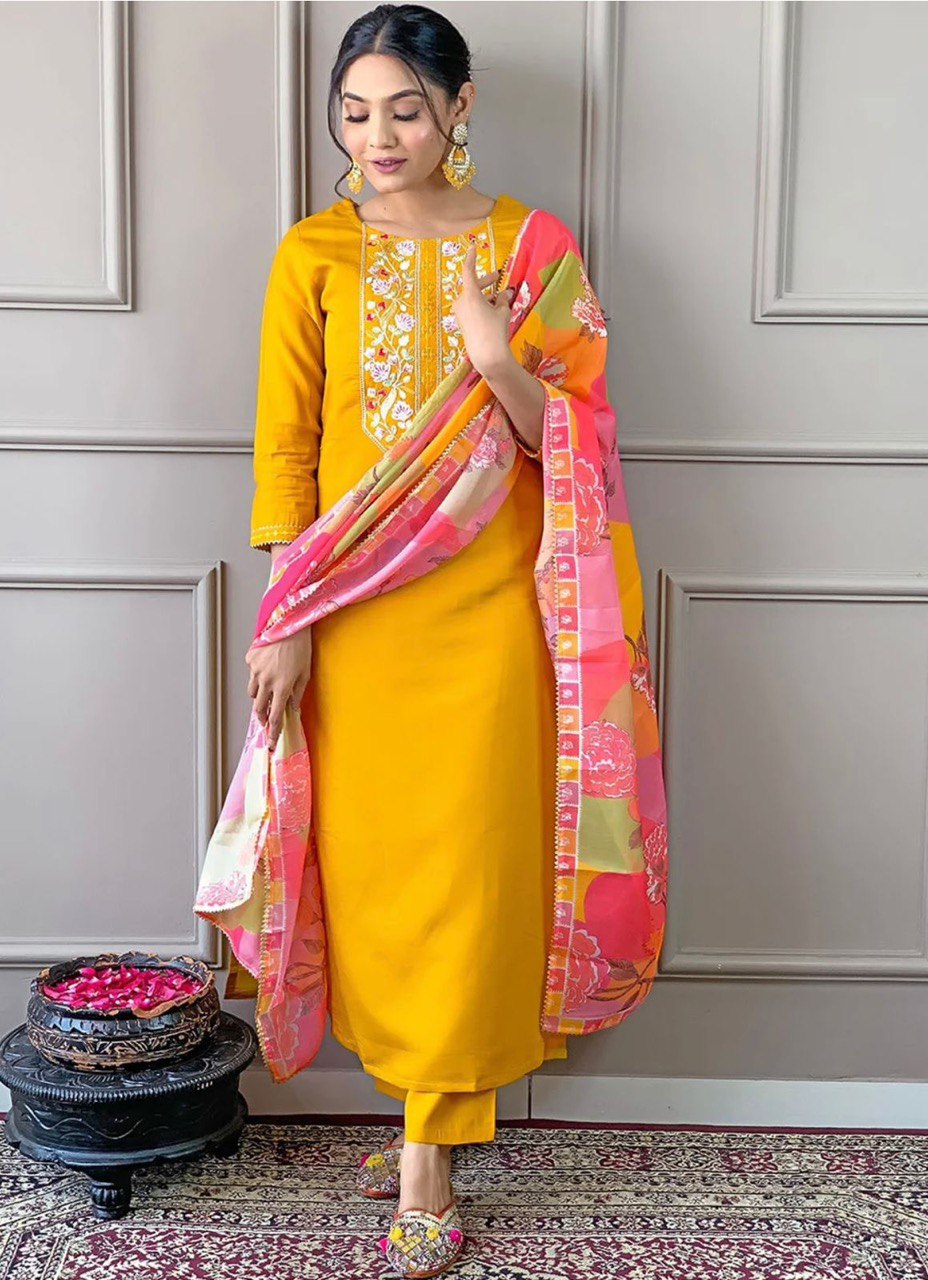 Mehera Vertican Silk Kurta Set