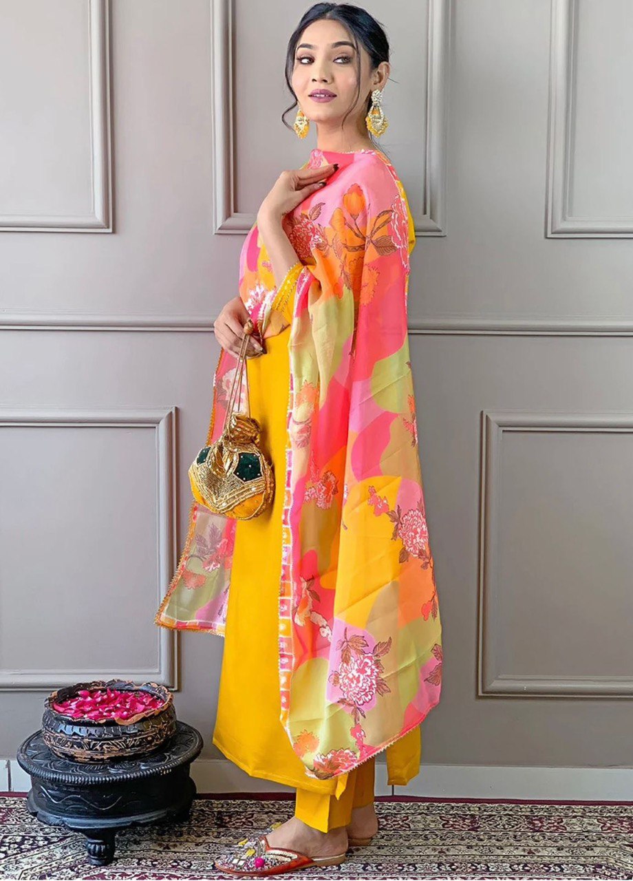 Mehera Vertican Silk Kurta Set